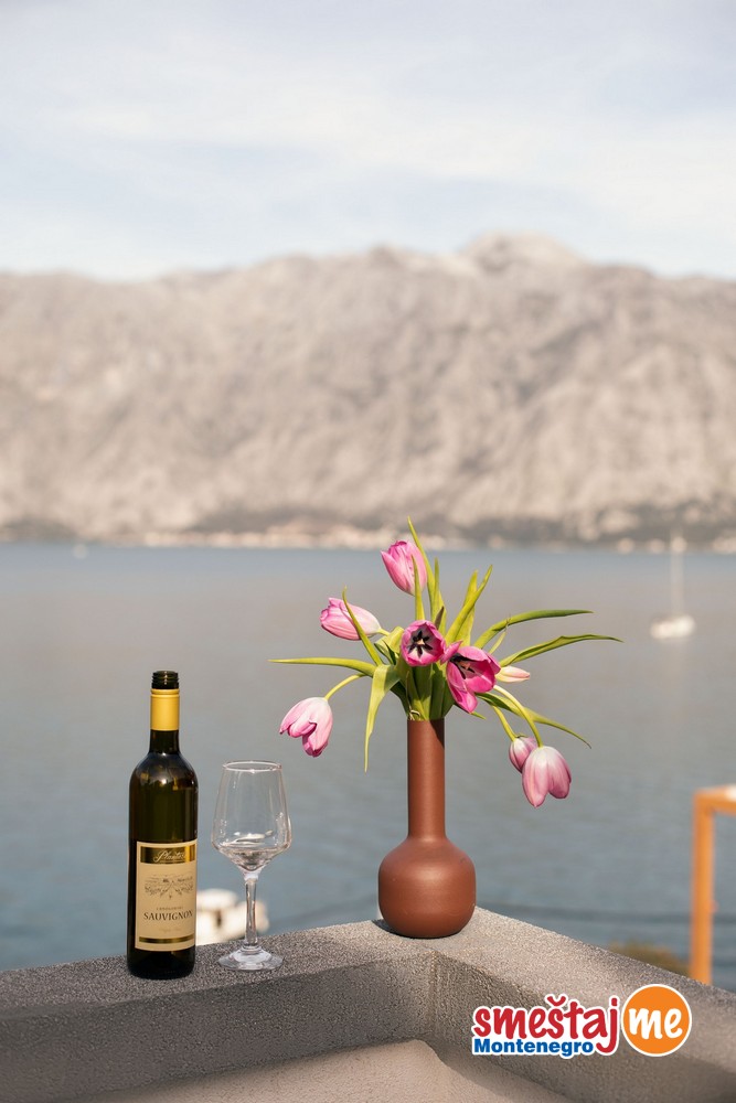 Luksuzni jednosobni apartman sa pogledom na more